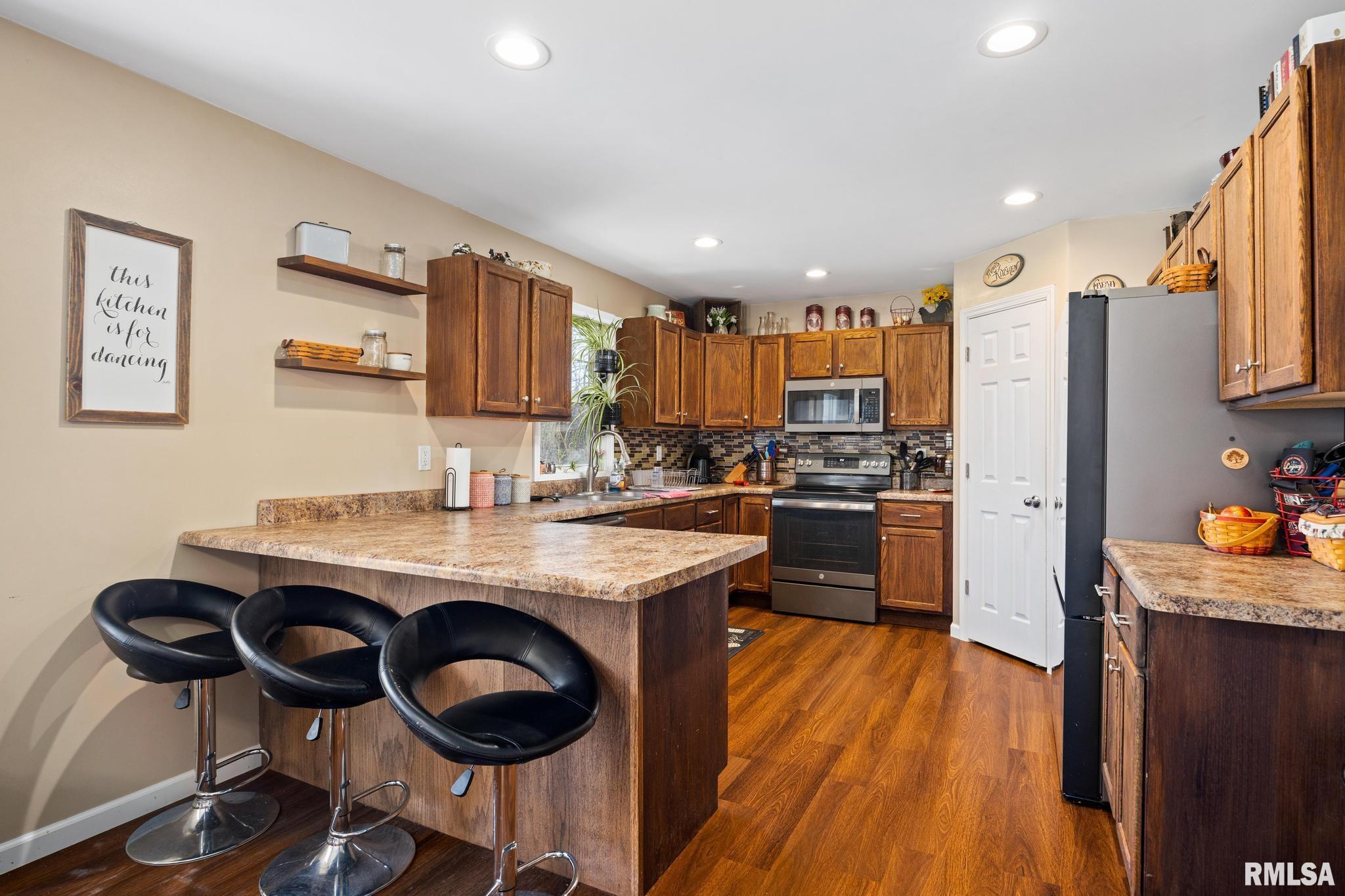 19 Foothill Drive Putnam, IL 61560 - Photo 4 of 31