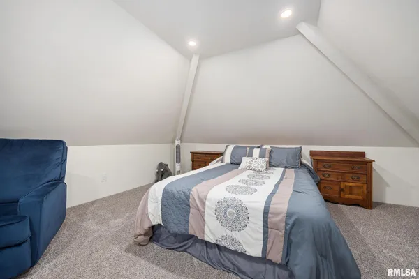 $179,900 | 19 Foothill Drive, Putnam, IL 61560