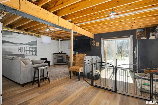 $179,900 | 19 Foothill Drive, Putnam, IL 61560