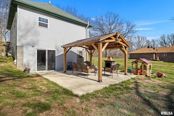 $179,900 | 19 Foothill Drive, Putnam, IL 61560