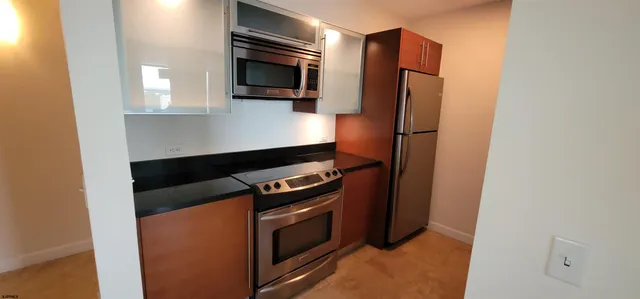 $2,350 | 526 Pacific Avenue, Unit 806, Atlantic City, NJ 08401