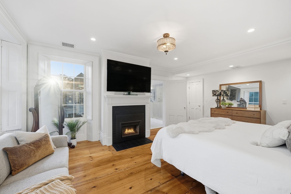 45 Pleasant Street Marblehead, MA 01945 - Photo 24 of 42