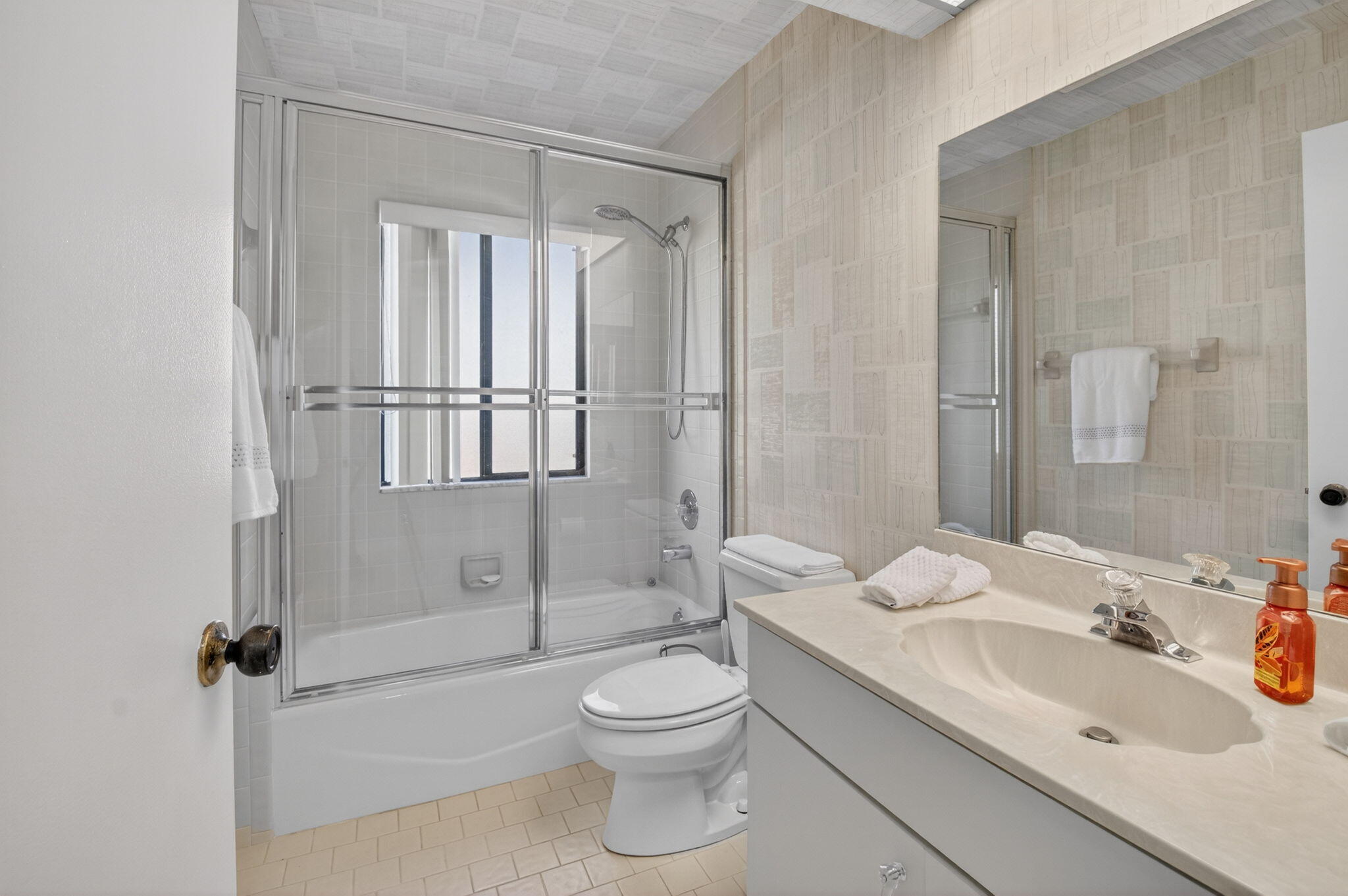 2905 Riviera Drive Delray Beach, FL 33445 - Photo 32 of 83 GUEST BATHROOM