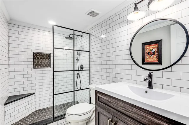 a view of front of house with a yard