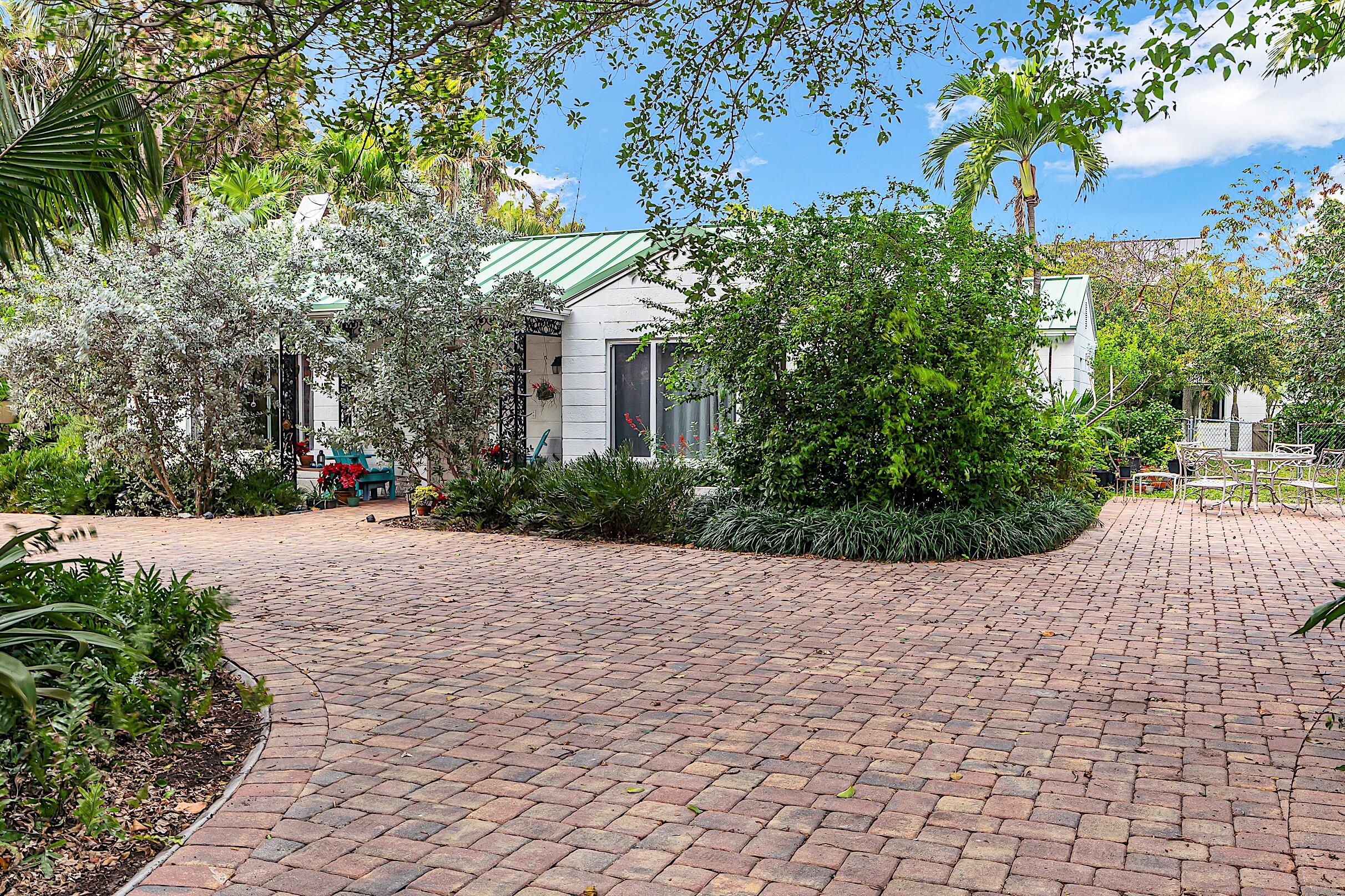 12 East Ocean Avenue Ocean Ridge, FL 33435 - Photo 2 of 46 frontview