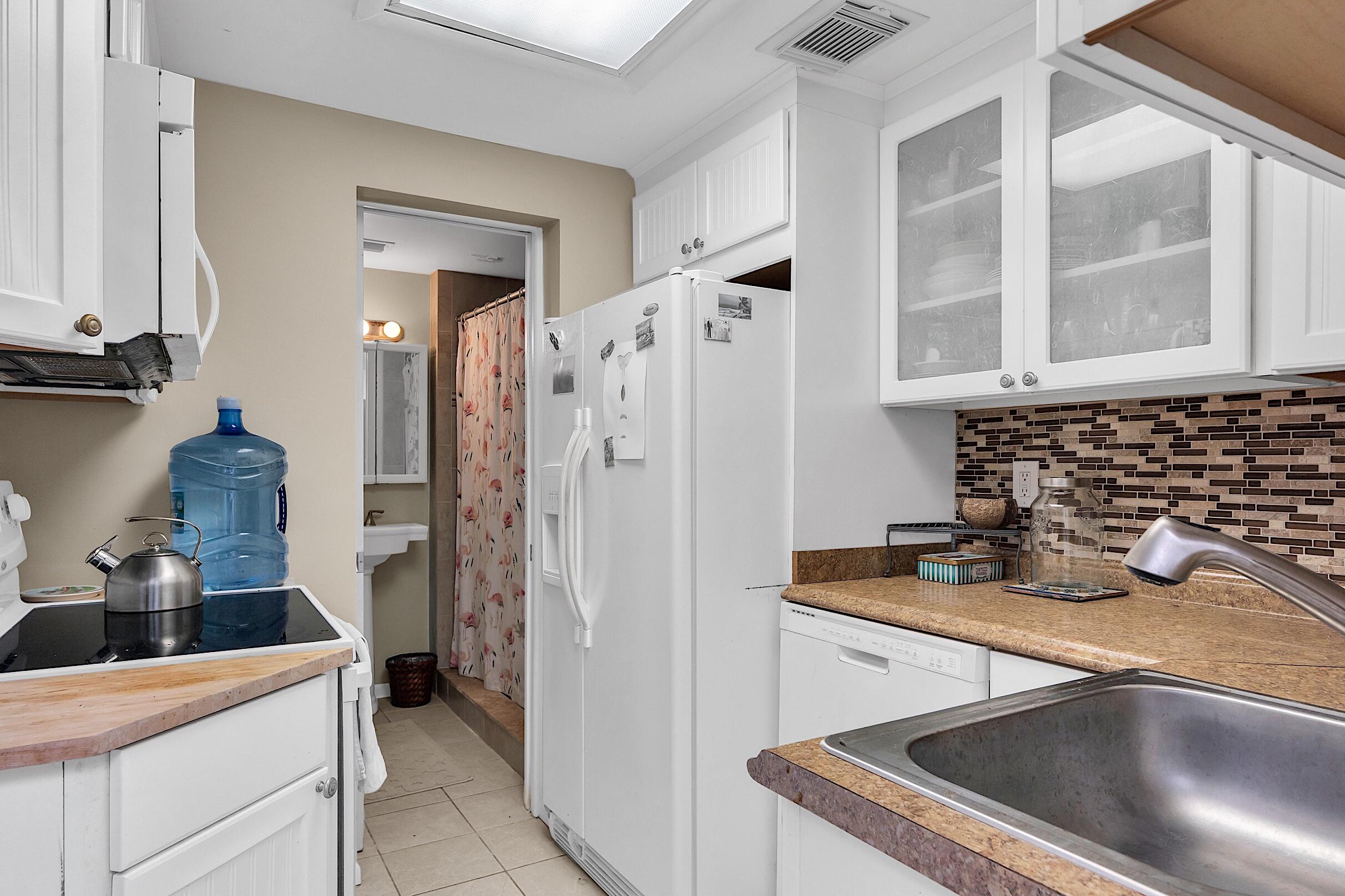 12 East Ocean Avenue Ocean Ridge, FL 33435 - Photo 35 of 46 cottage kitchen_