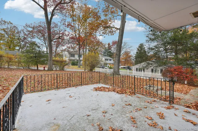 a house view with a yard
