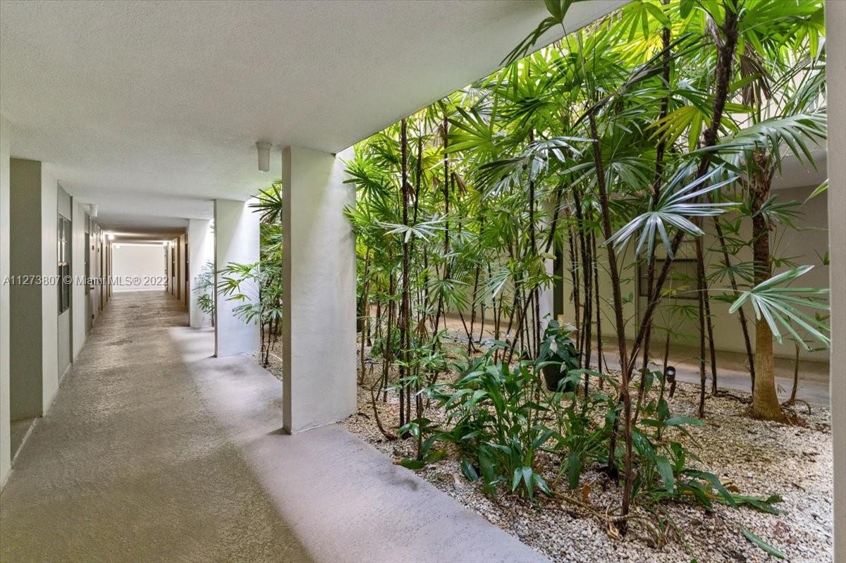 501 Southwest 11th Place, Unit 110 Boca Raton, FL 33432 - Photo 4 of 42 a view of entryway