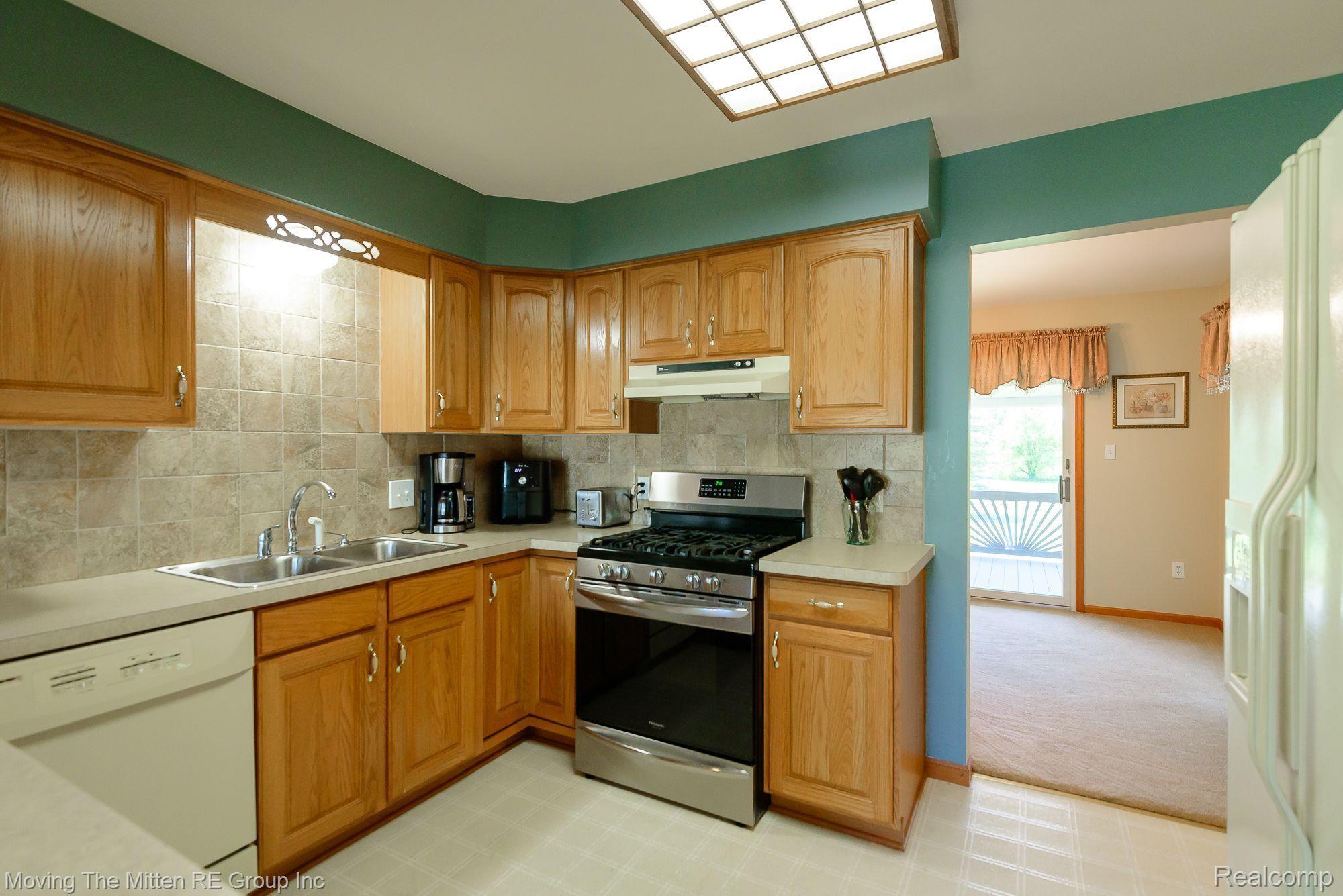 23180 Waltz Road New Boston, MI 48164 - Photo 7 of 64 Highlight Photo