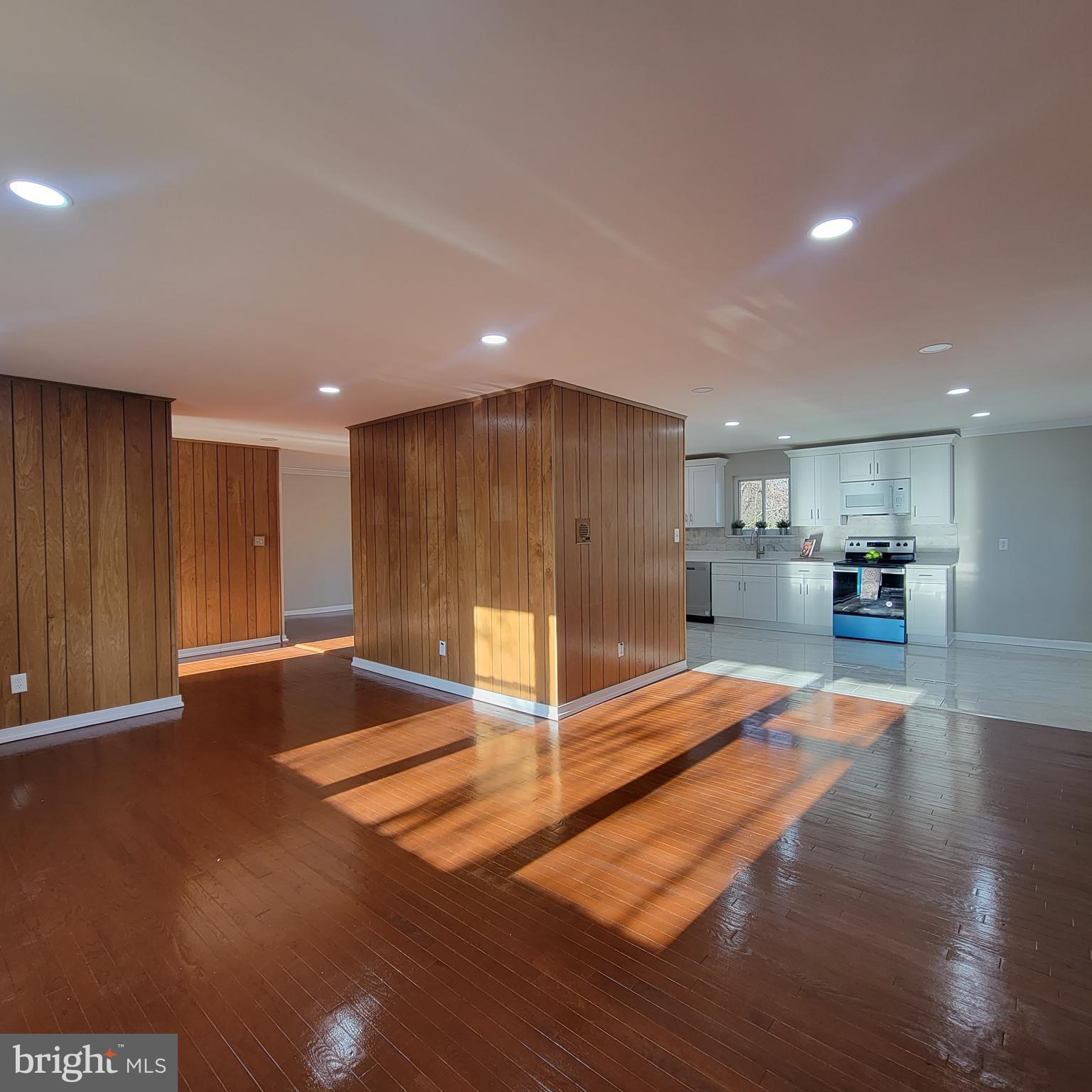 401 Rosier Road Fort Washington, MD 20744 - Photo 11 of 40 Bright open main level!