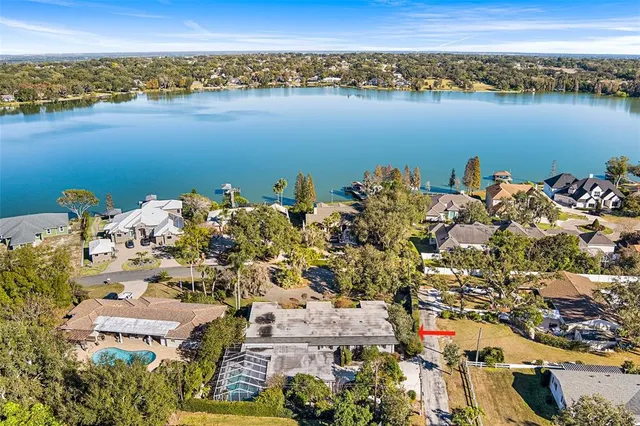 $800,000 | 1249 Lake Point Drive, Lakeland, FL 33813