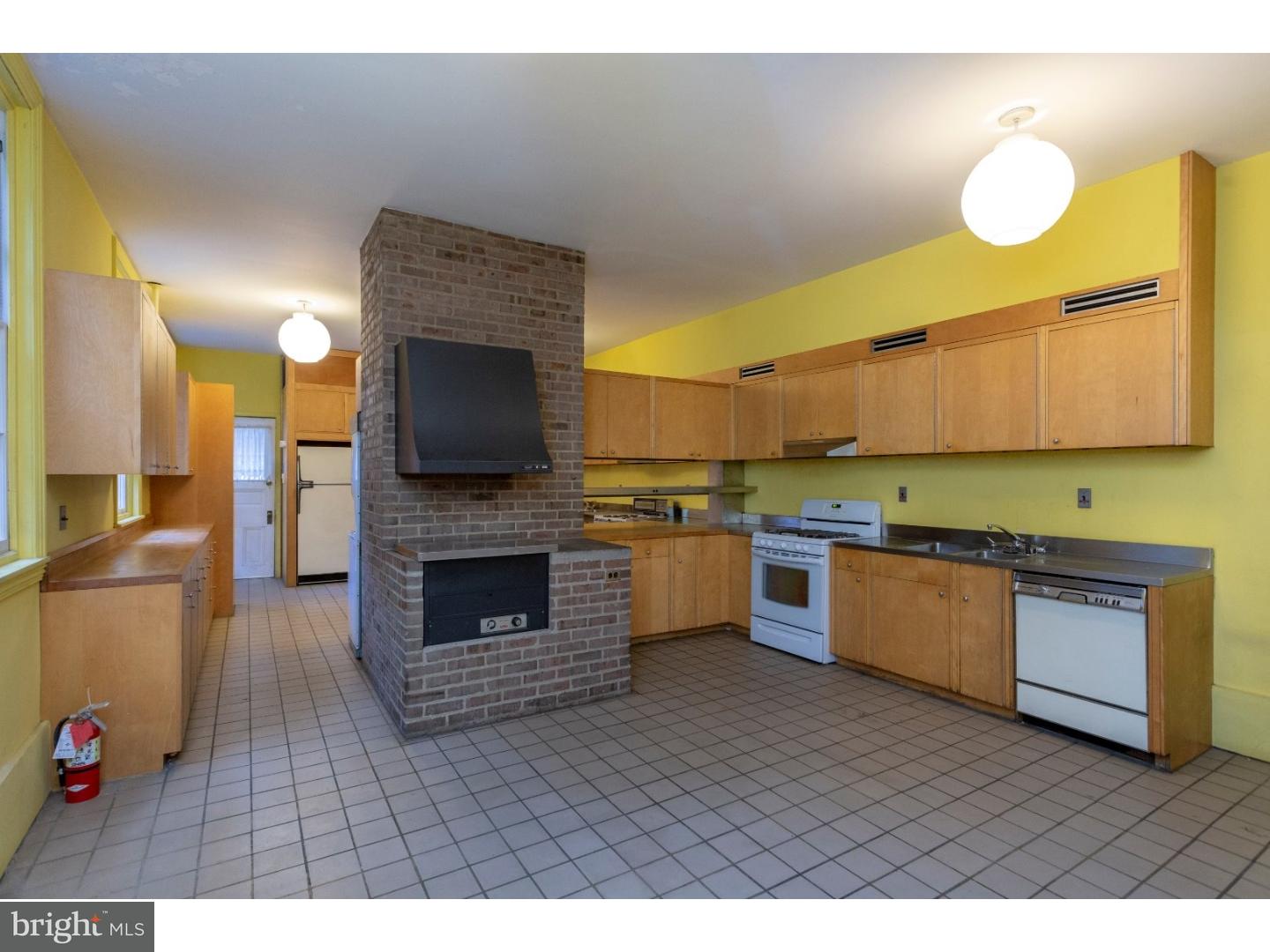 2016 Spruce Street Philadelphia, PA 19103 - Photo 21 of 25