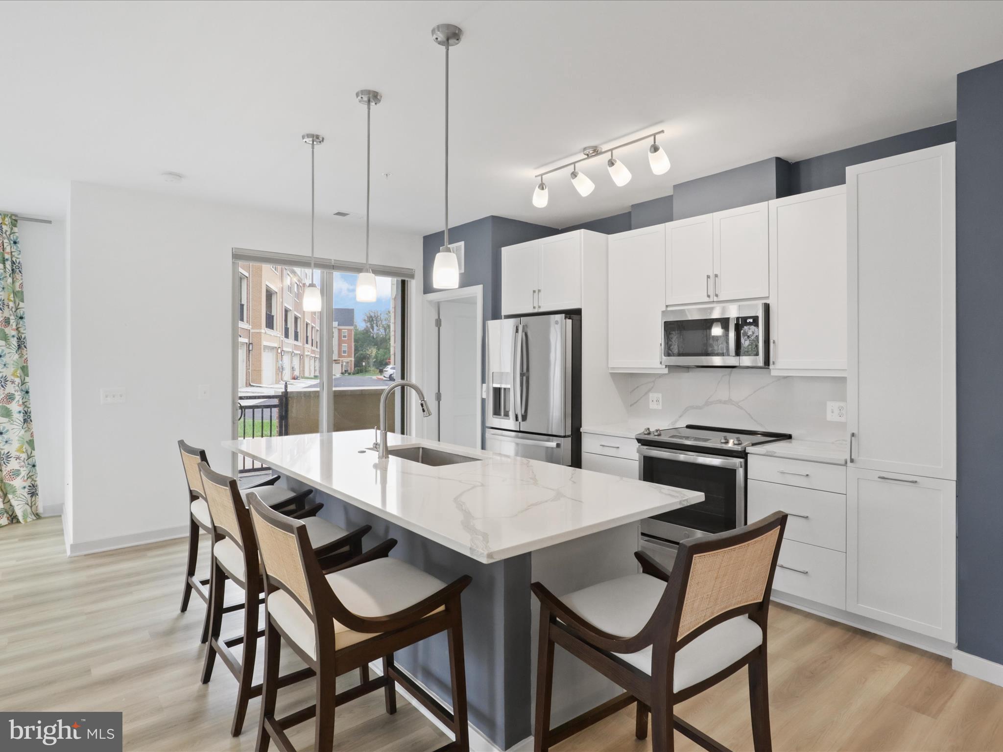 10755 Fairgrounds Drive, Unit 101 Fairfax, VA 22030 - Photo 14 of 58 Island