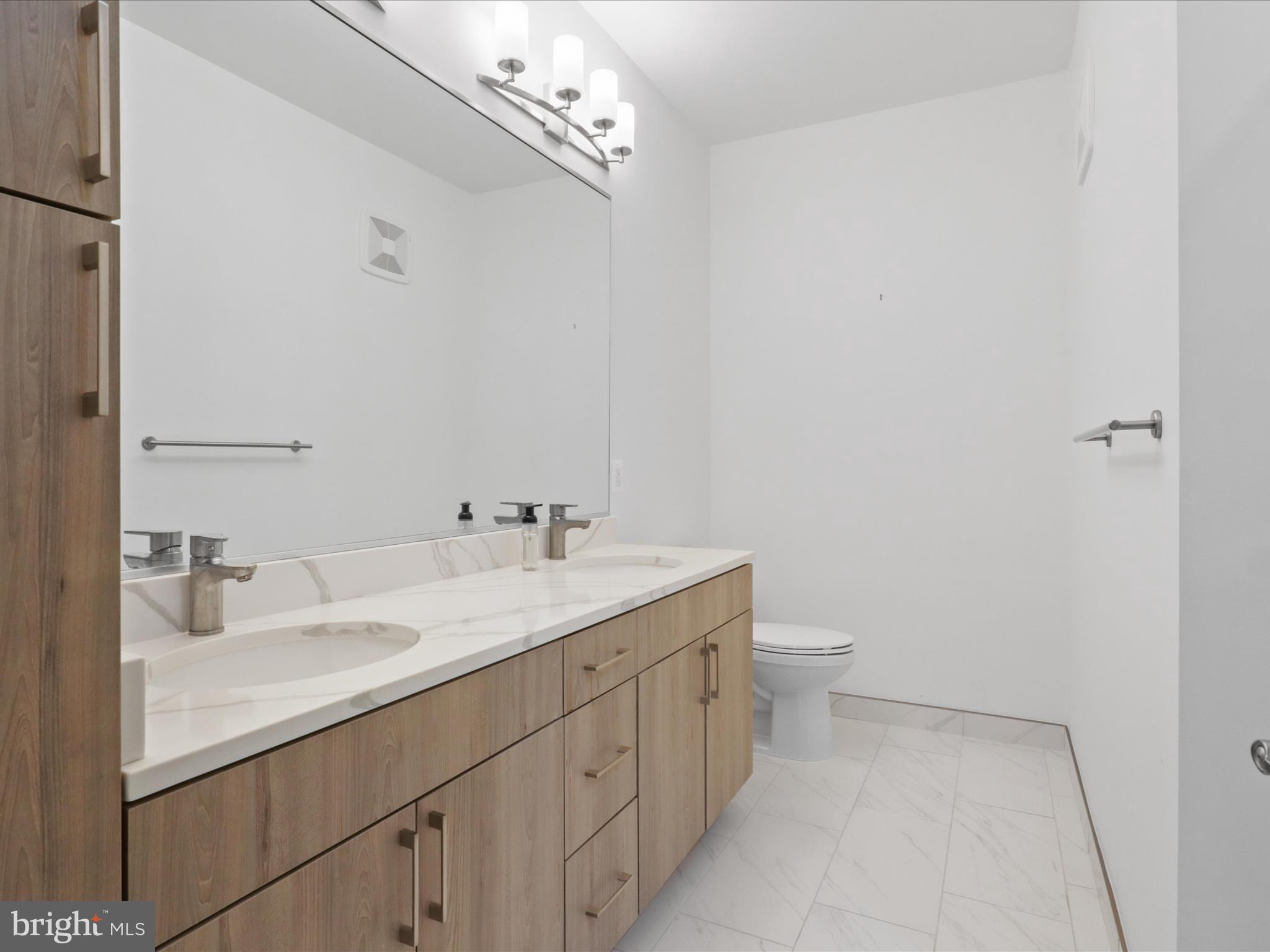 10755 Fairgrounds Drive, Unit 101 Fairfax, VA 22030 - Photo 28 of 58 Primary bath