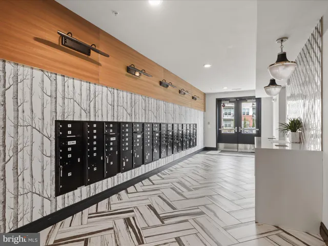 a black and white photo of a picture of room