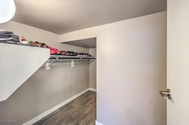 $1,350,000 | 9760 Arch Canyon Court, Las Vegas, NV 89149