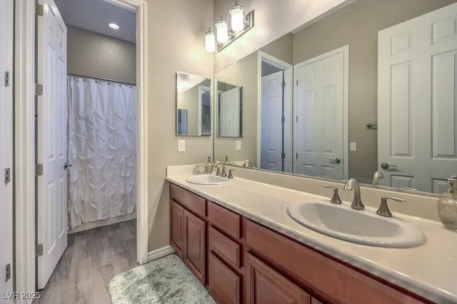 $1,350,000 | 9760 Arch Canyon Court, Las Vegas, NV 89149