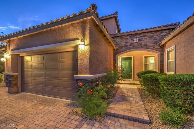 $1,350,000 | 9760 Arch Canyon Court, Las Vegas, NV 89149