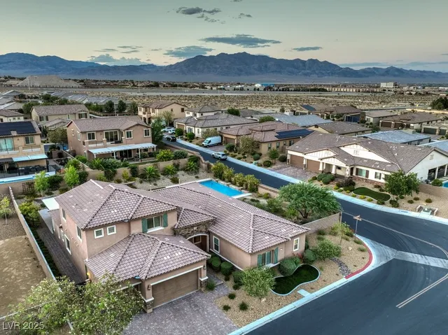 $1,350,000 | 9760 Arch Canyon Court, Las Vegas, NV 89149