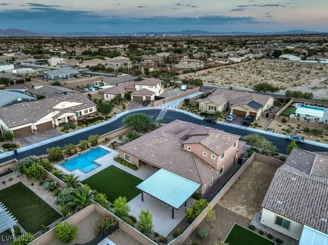 $1,350,000 | 9760 Arch Canyon Court, Las Vegas, NV 89149