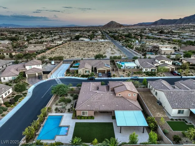 $1,350,000 | 9760 Arch Canyon Court, Las Vegas, NV 89149