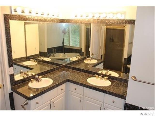 3591 Cedar Shake Drive Rochester Hills, MI 48309 - Photo 16 of 19