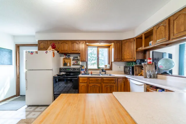 $399,900 | 360 Eyster Drive, Angola, IN 46703