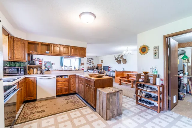 $399,900 | 360 Eyster Drive, Angola, IN 46703