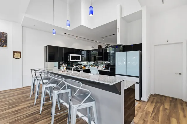 $388,500 | 102 Quitman Street, Unit 201, Houston, TX 77009