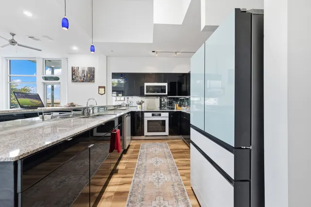 $388,500 | 102 Quitman Street, Unit 201, Houston, TX 77009