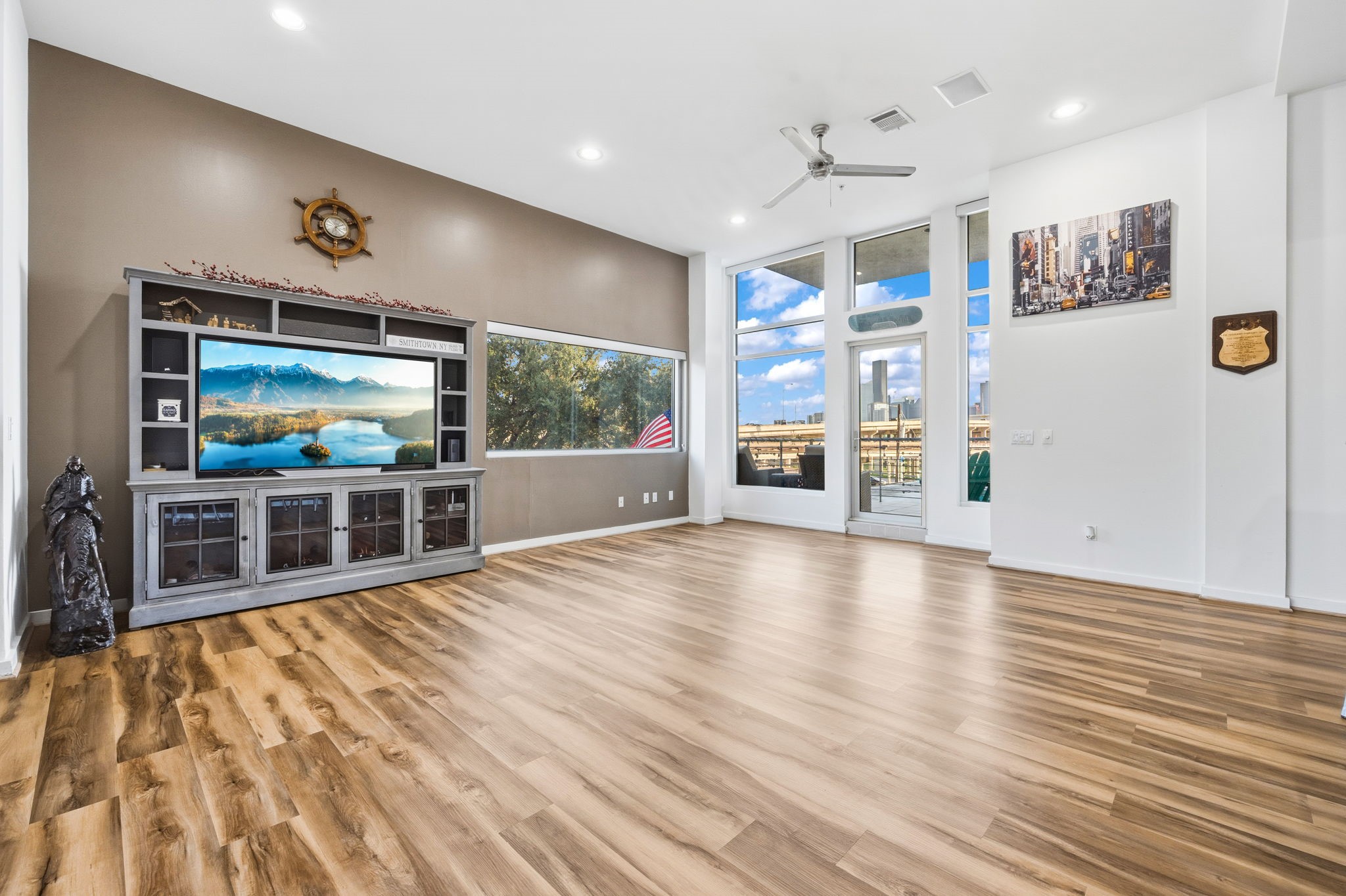 102 Quitman Street, Unit 201 Houston, TX 77009 - Photo 3 of 31