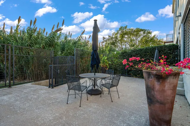 $388,500 | 102 Quitman Street, Unit 201, Houston, TX 77009