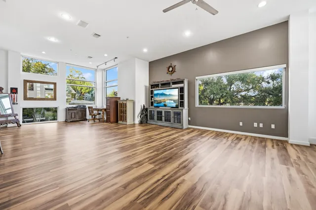 $388,500 | 102 Quitman Street, Unit 201, Houston, TX 77009