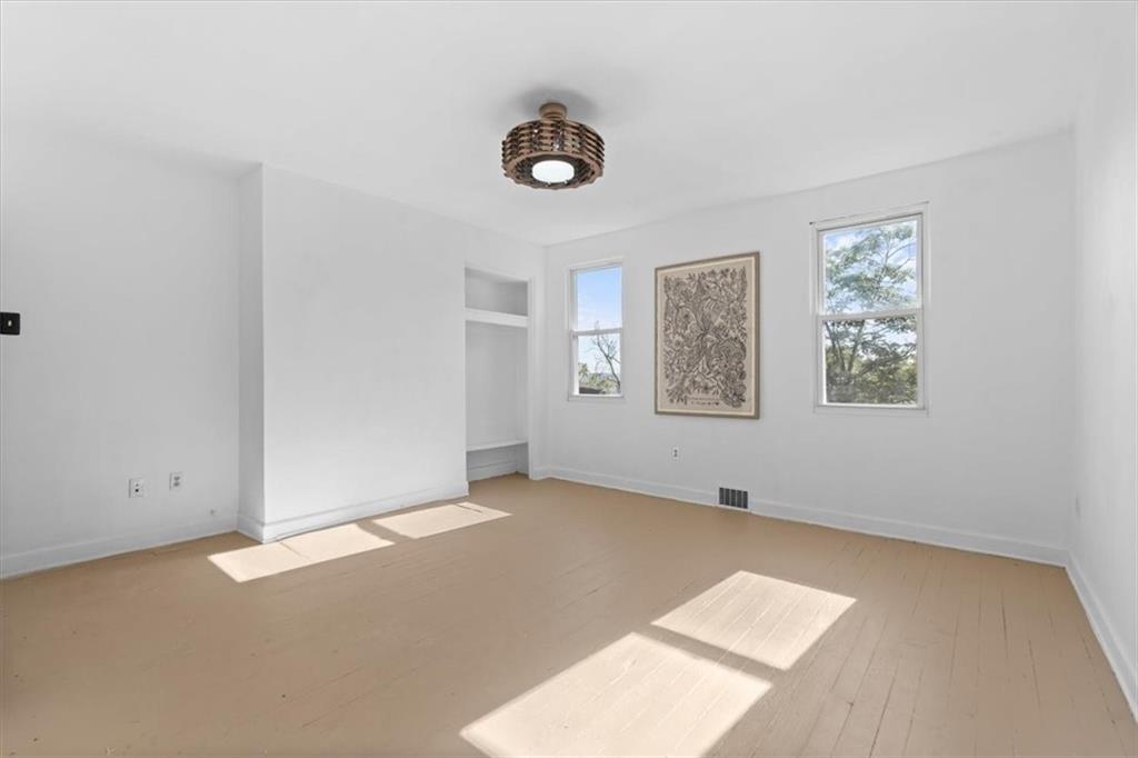 515 Behring Street Pittsburgh, PA 15203 - Photo 13 of 35