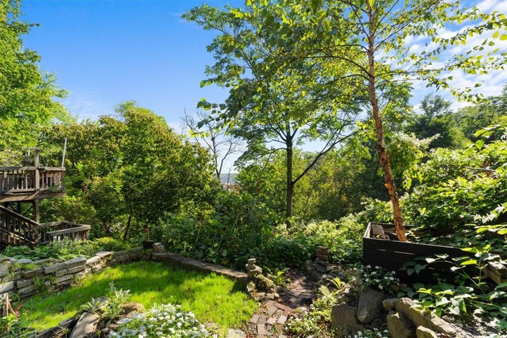 515 Behring Street Pittsburgh, PA 15203 - Photo 26 of 35