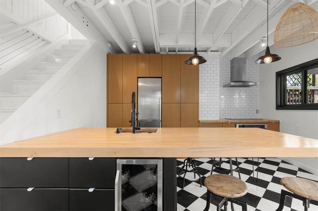 515 Behring Street Pittsburgh, PA 15203 - Photo 5 of 35