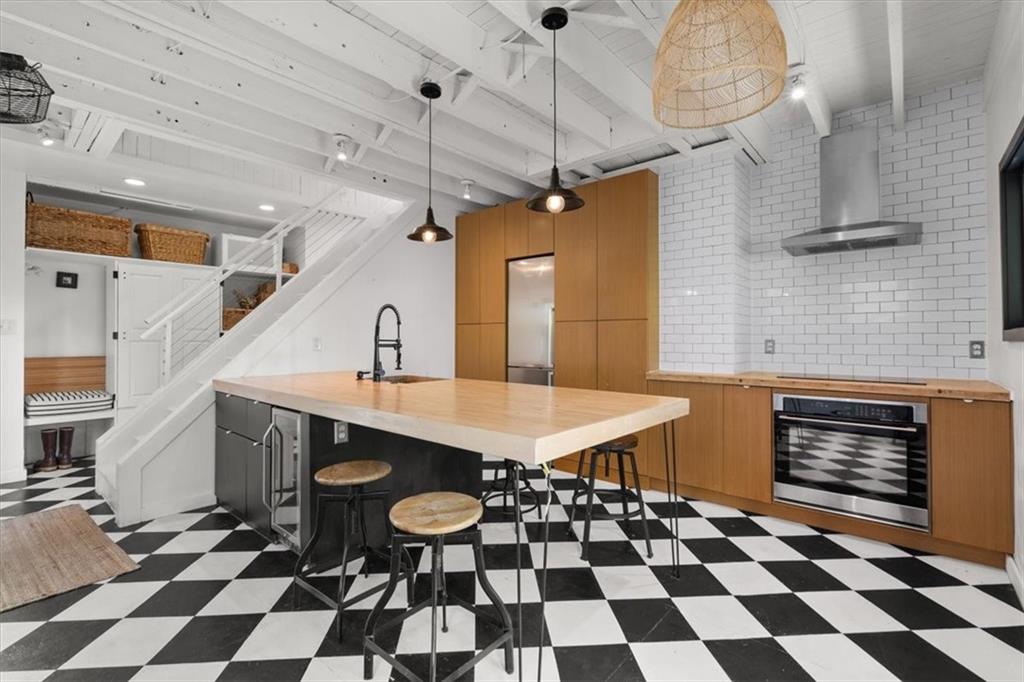 515 Behring Street Pittsburgh, PA 15203 - Photo 6 of 35