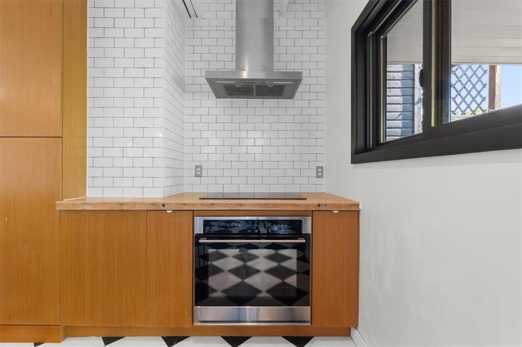 515 Behring Street Pittsburgh, PA 15203 - Photo 7 of 35