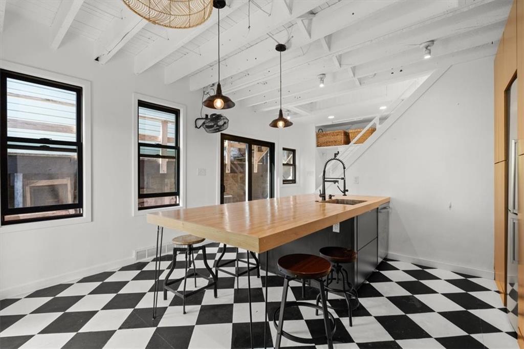 515 Behring Street Pittsburgh, PA 15203 - Photo 8 of 35