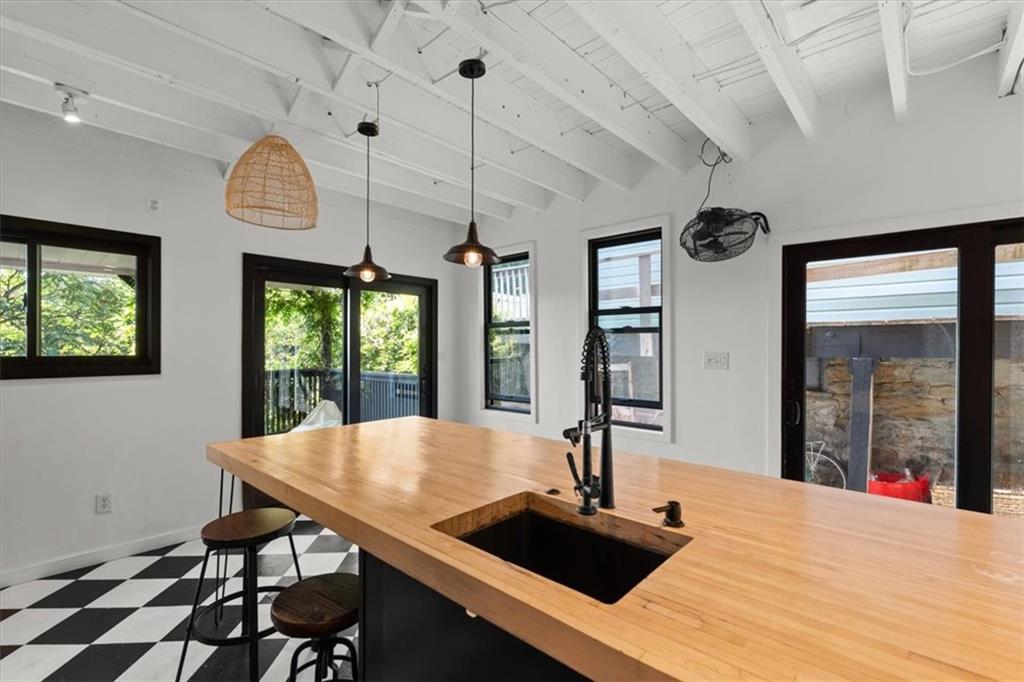 515 Behring Street Pittsburgh, PA 15203 - Photo 9 of 35