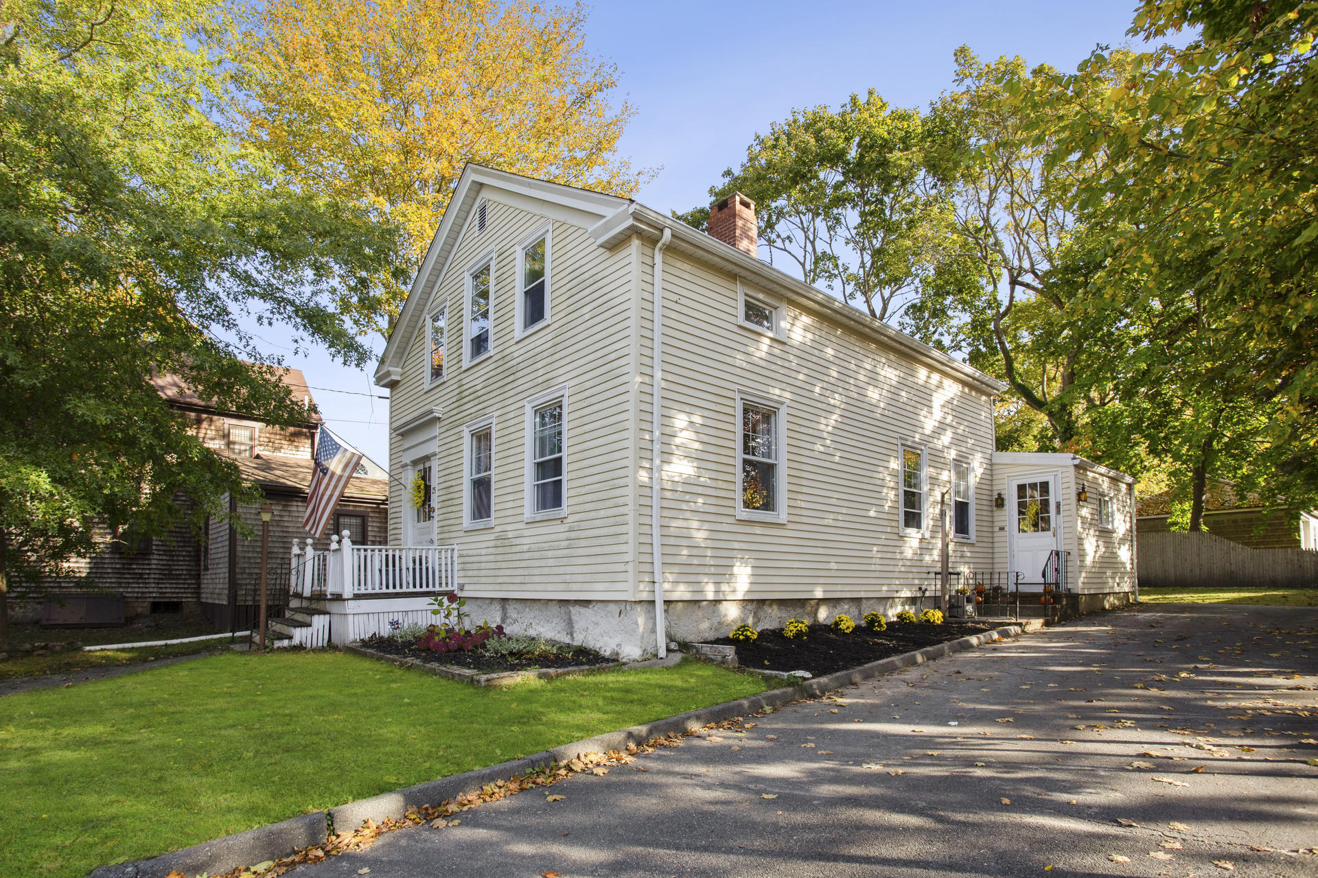 25 Spring Street Fairhaven, MA 02719 - Photo 1 of 27 002-photo-front-view-8692517