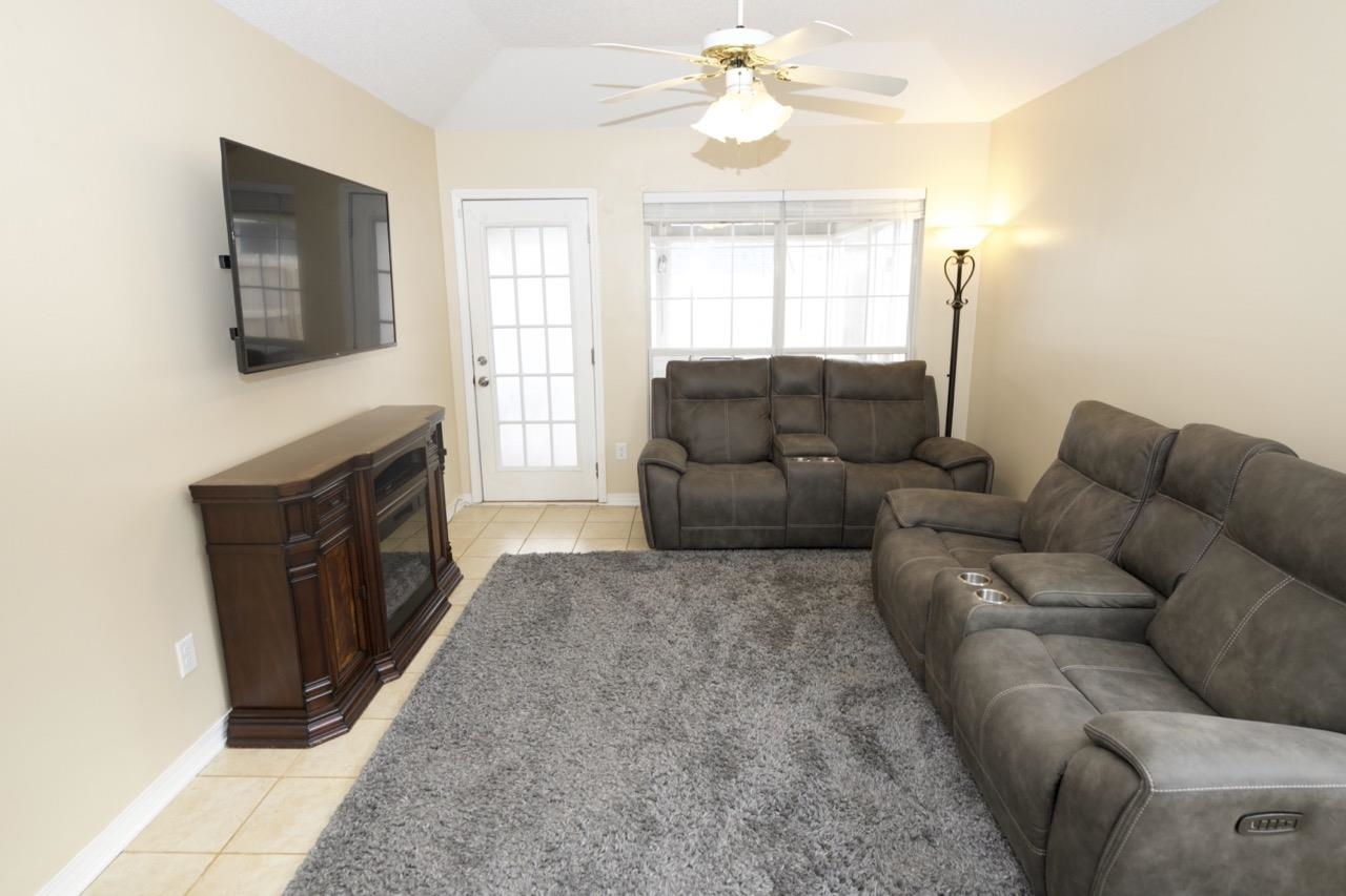 7893 Audubon Drive Foley, AL 36535 - Photo 3 of 20 Living Room