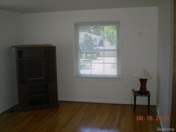 18336 Levan Road Livonia, MI 48152 - Photo 18 of 25 Bedroom 2