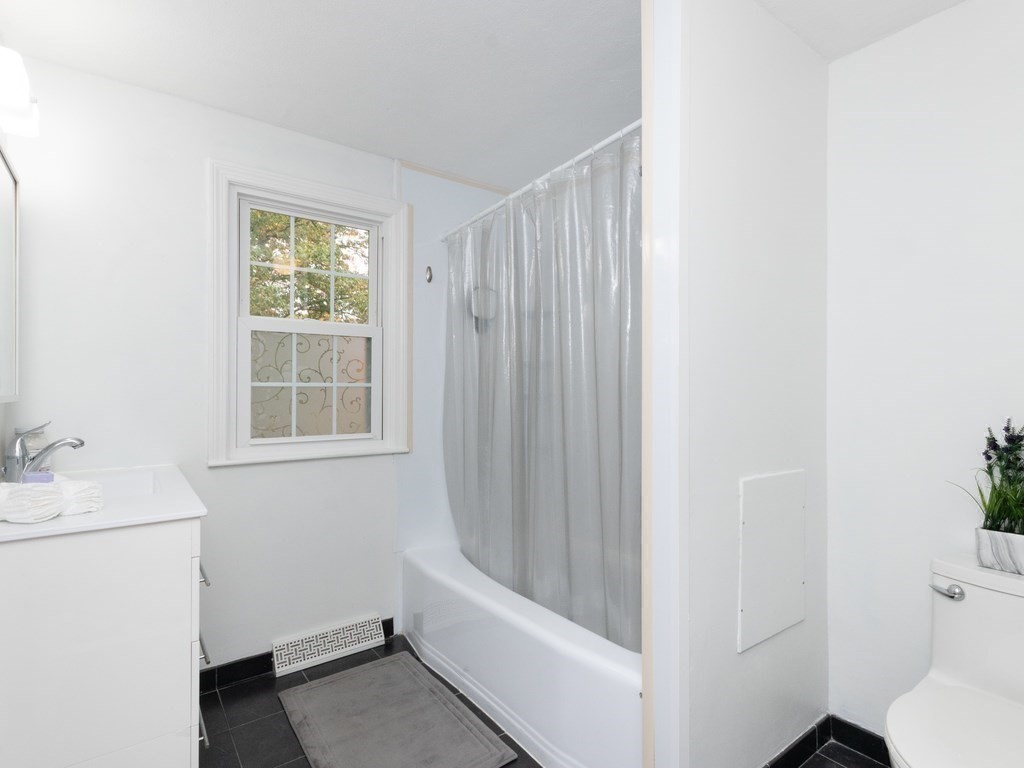 721 Hammond Street, Unit 721 Brookline, MA 02467 - Photo 23 of 39 Gallery Image 23
