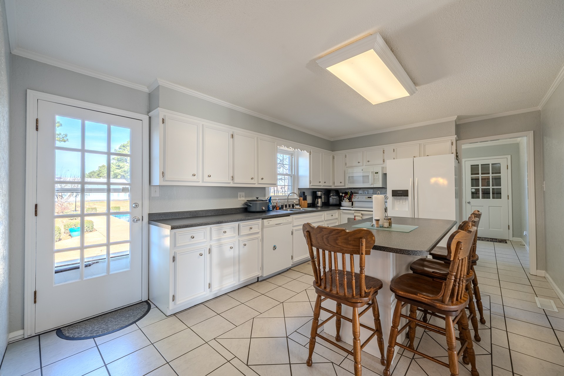 975 Ashport Road Jackson, TN 38305 - Photo 5 of 32