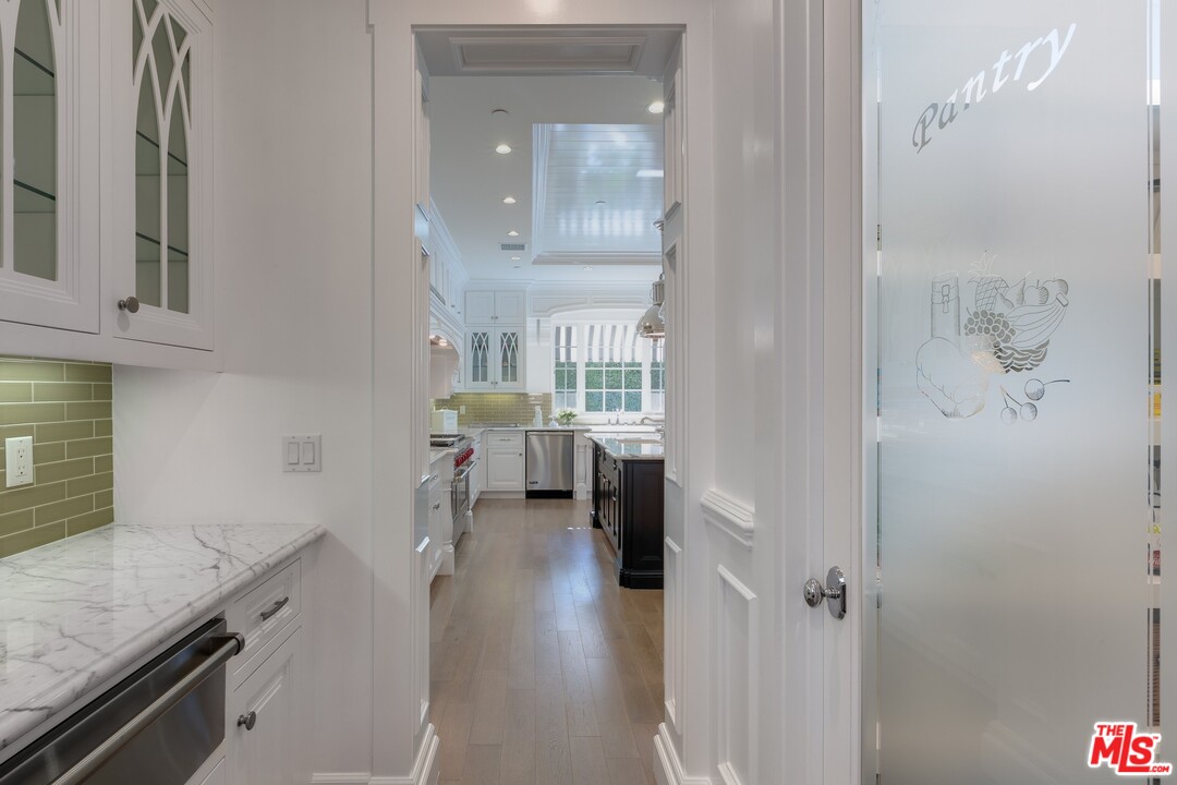 4159 Greenbush Avenue Sherman Oaks, CA 91423 - Photo 16 of 50