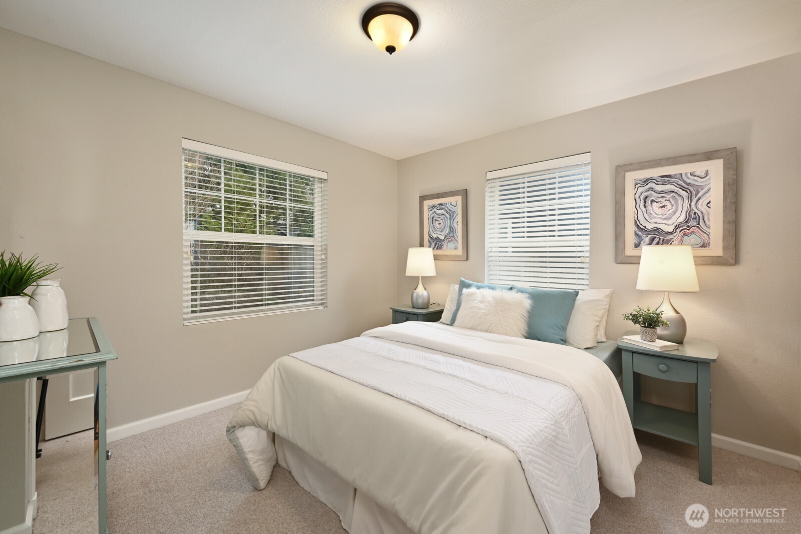 8222 38th Avenue Northeast Seattle, WA 98115 - Photo 15 of 38