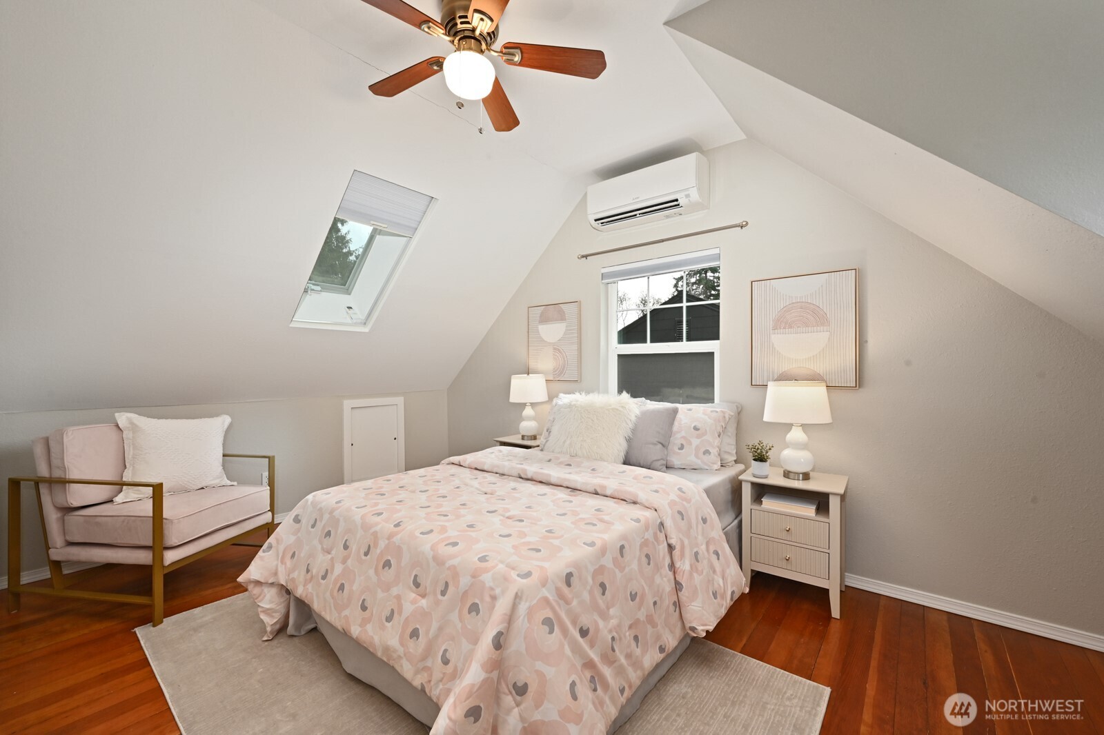 8222 38th Avenue Northeast Seattle, WA 98115 - Photo 20 of 38