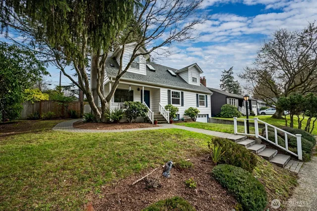 $1,190,000 | 8222 38th Avenue Northeast, Seattle, WA 98115