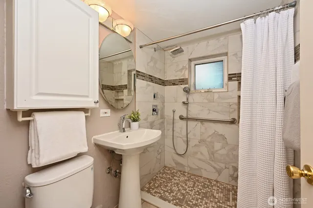 $1,190,000 | 8222 38th Avenue Northeast, Seattle, WA 98115